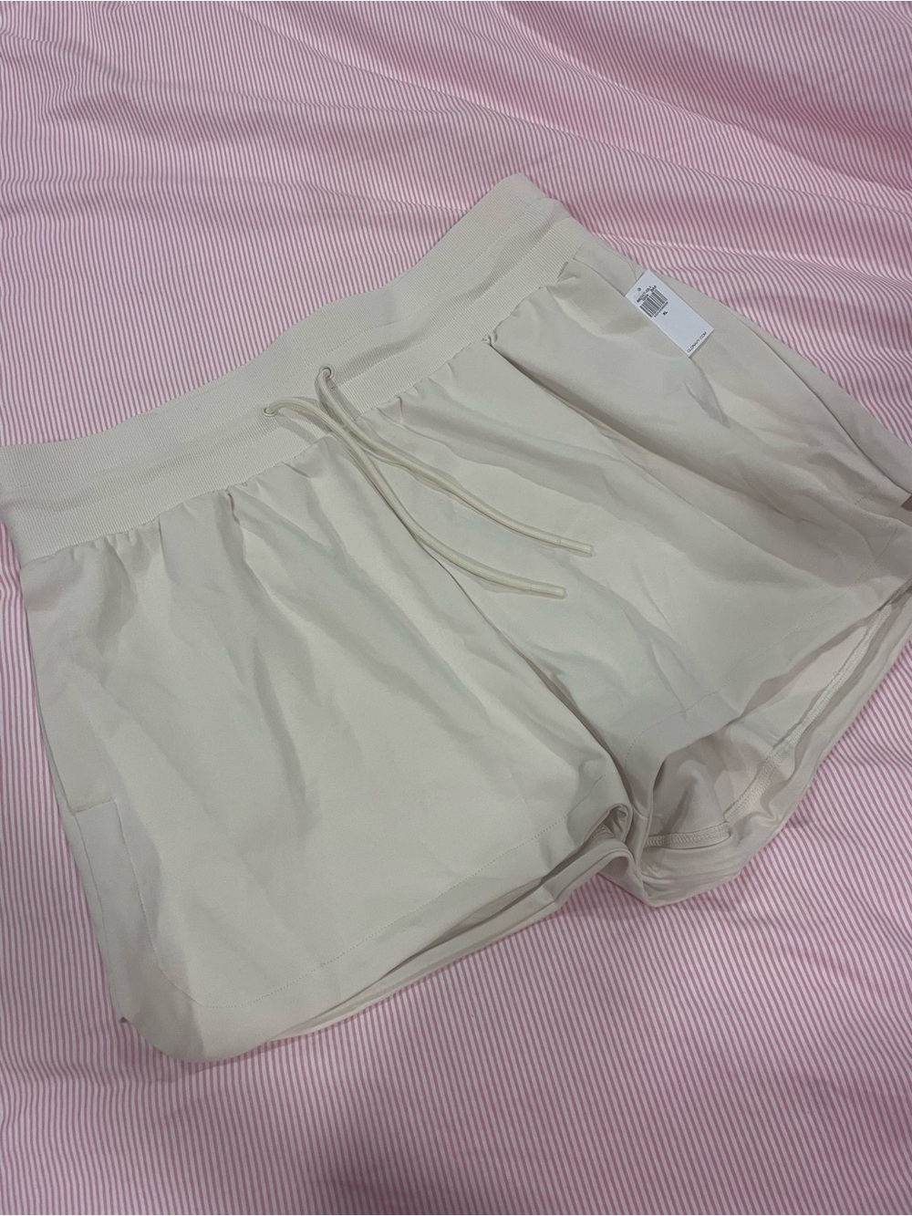 Old navy active shorts, size XL, NWT